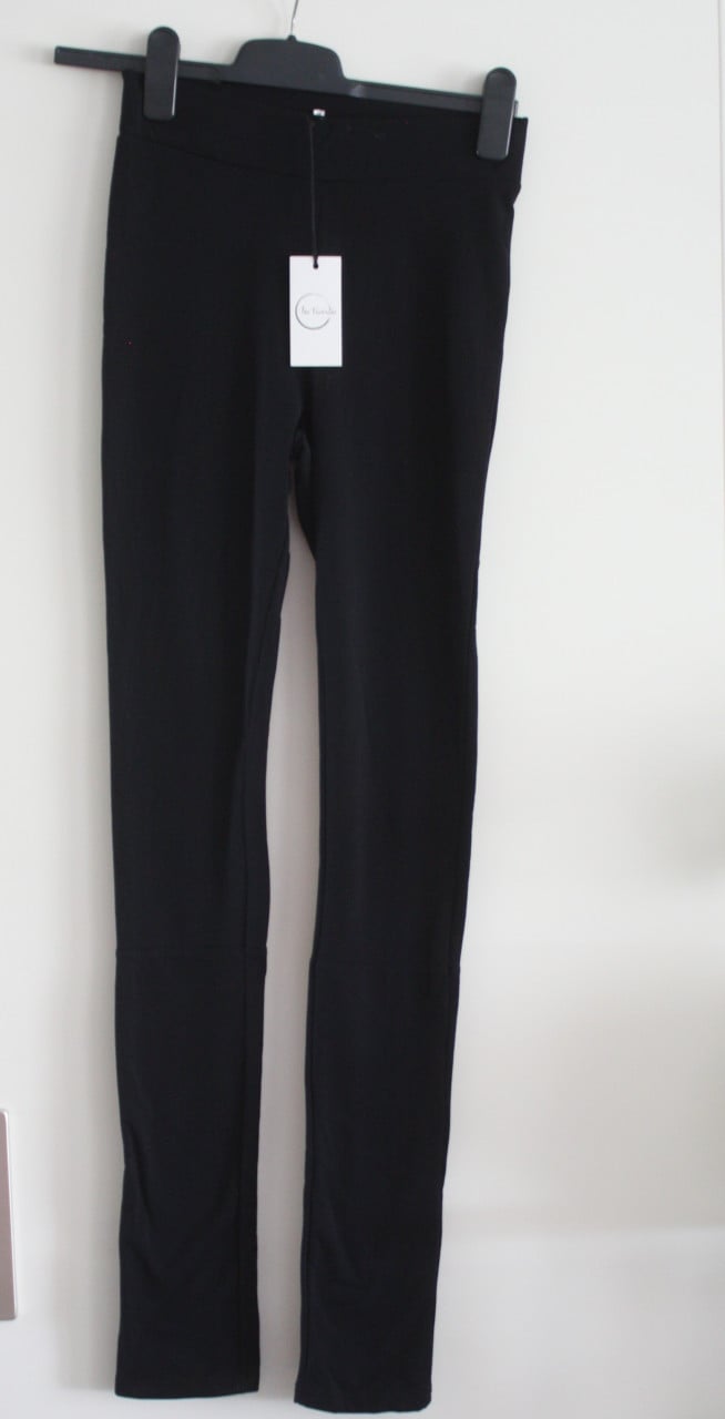 Nieuwe dikke zwarte legging maat s