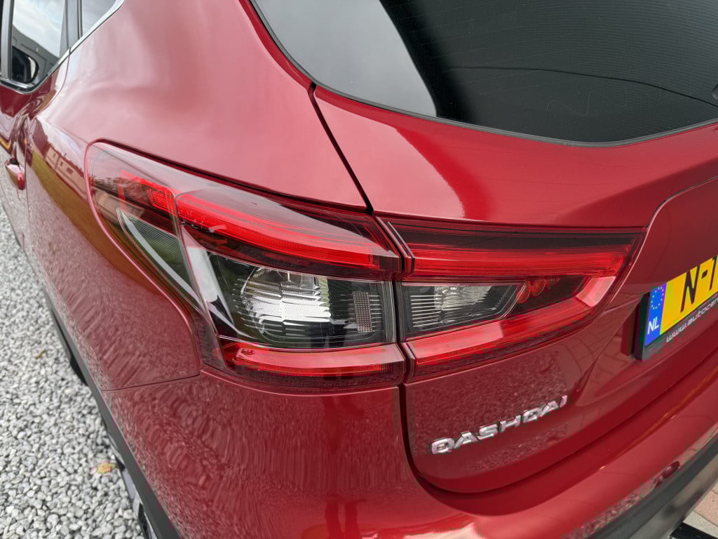 Nissan Qashqai 1.2 tekna pakket 5-drs