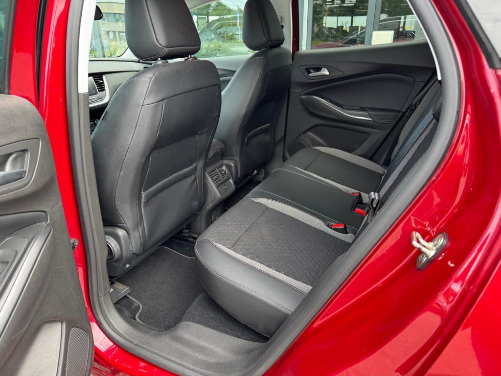 Opel Grandland X 1.2 turbo business executive