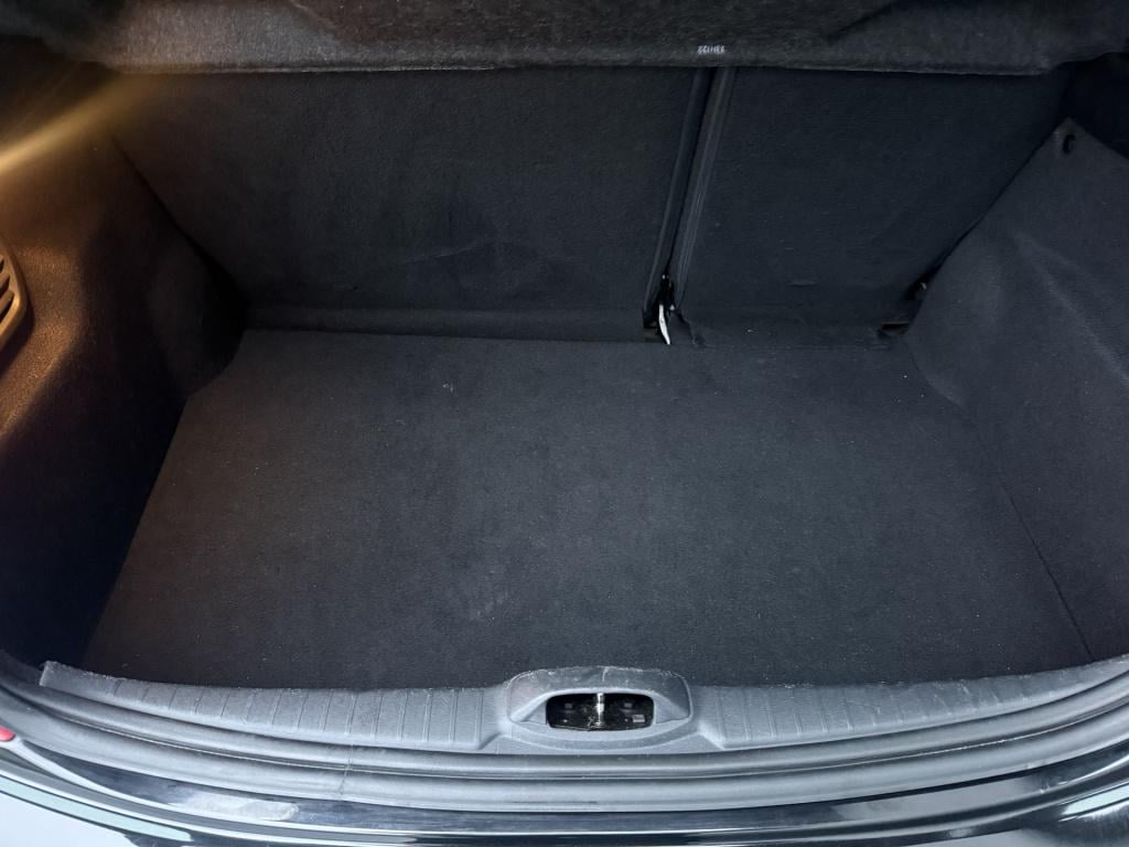 Peugeot 208 1.2 vti envy 5-drs