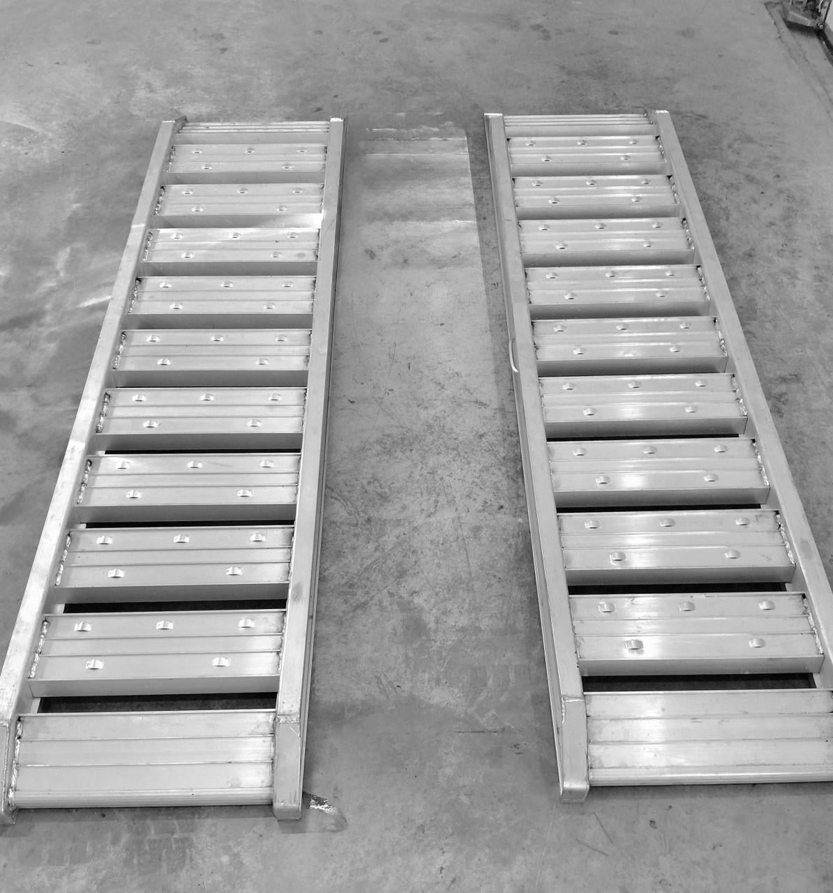 Aluminium Datona oprijplaten, lang 1.80 m, 1200 kg.