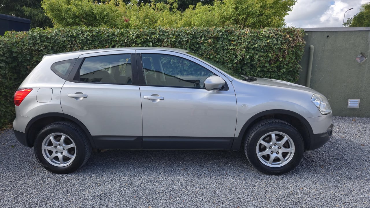 Nissan Qashqai 2008 benzine vol jaar apk € 3500