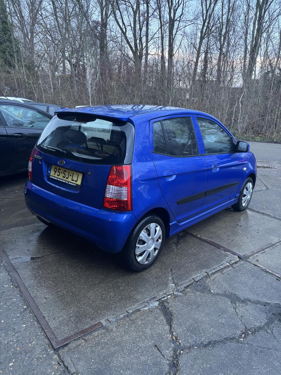 Kia picanto met een voljaar apk!