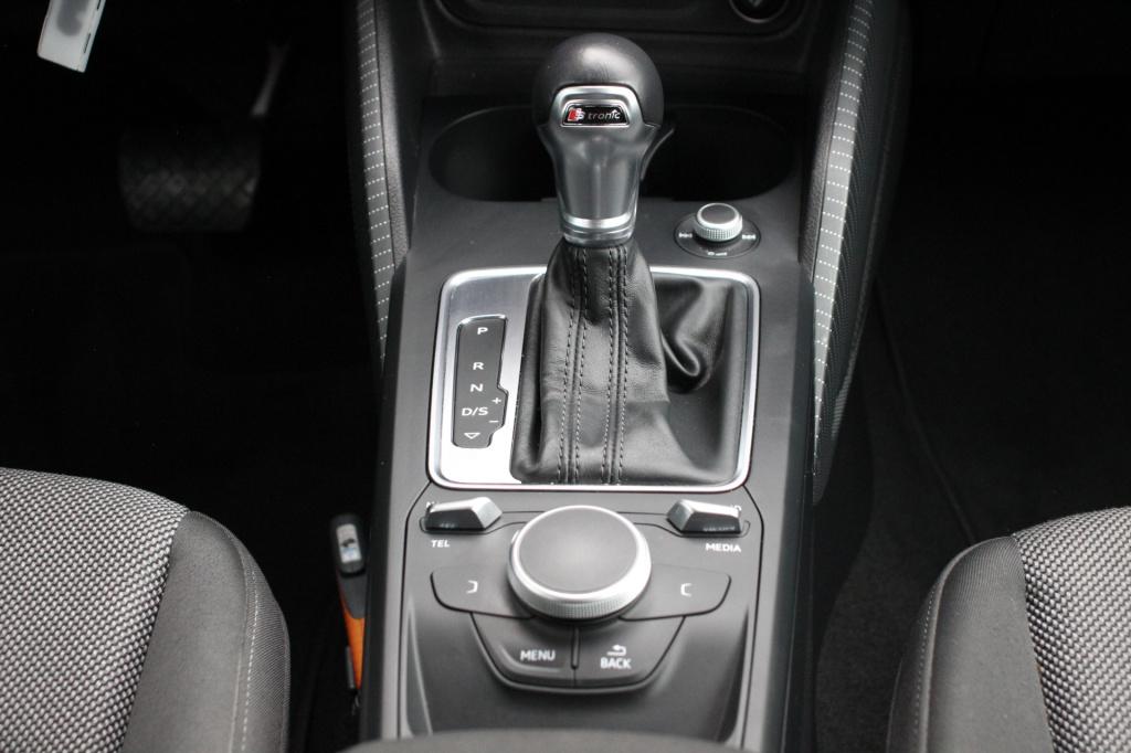 Audi Q2 1.4 tfsi | limited | s-tronic | led | navi