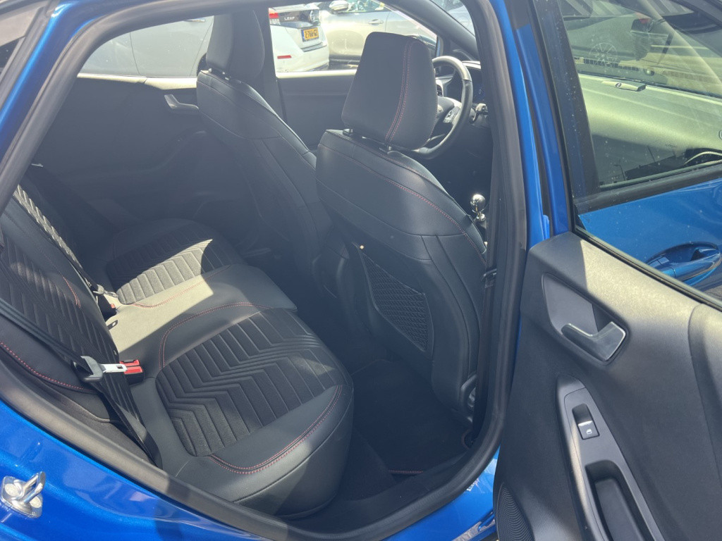 Ford Puma 1.0i ecoboost hybrid 155pk st-line x , 19 inch velgen , winterpac