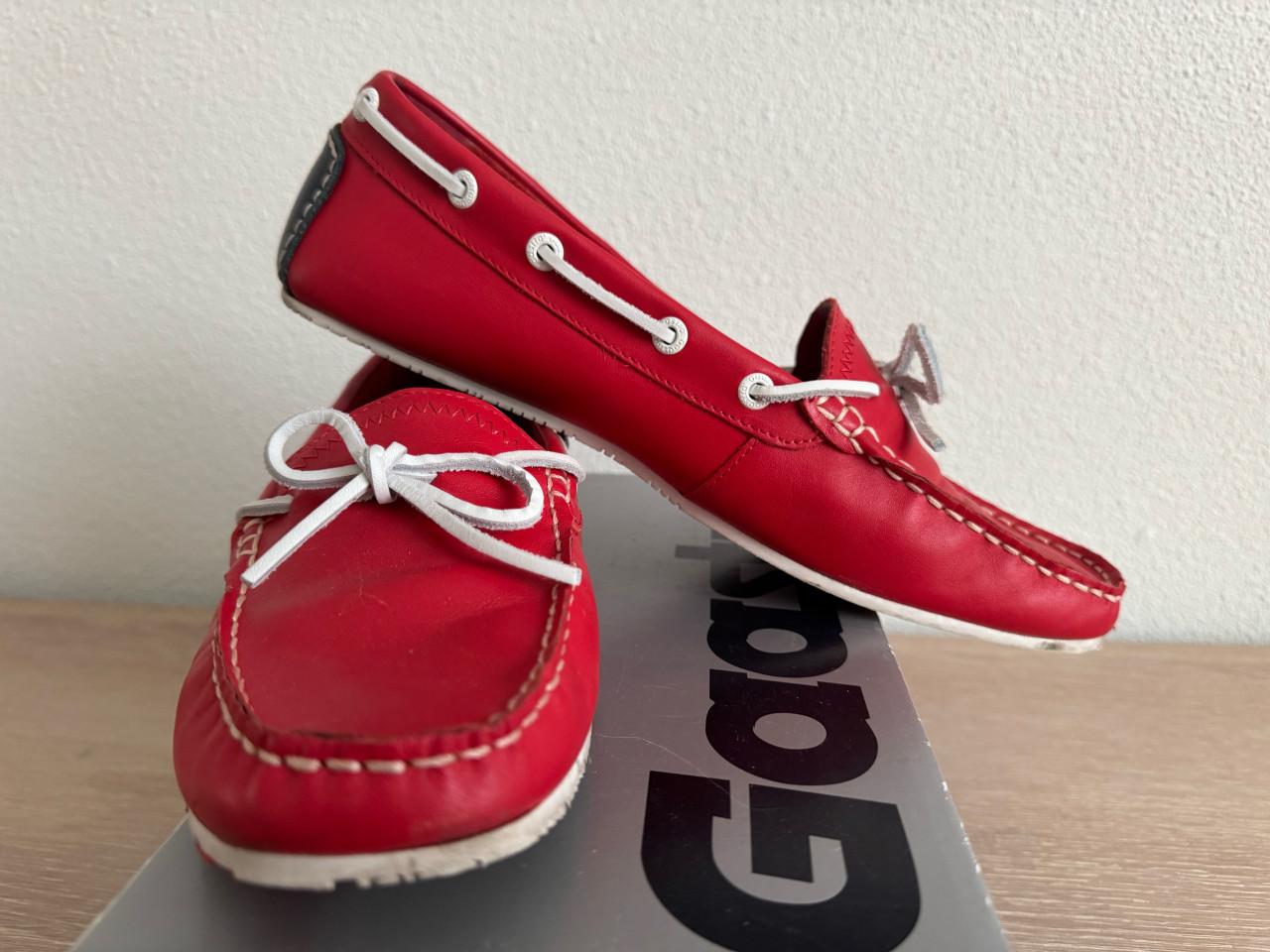 Mooie rode, leren dames moccassins van Gaastra in maat 42