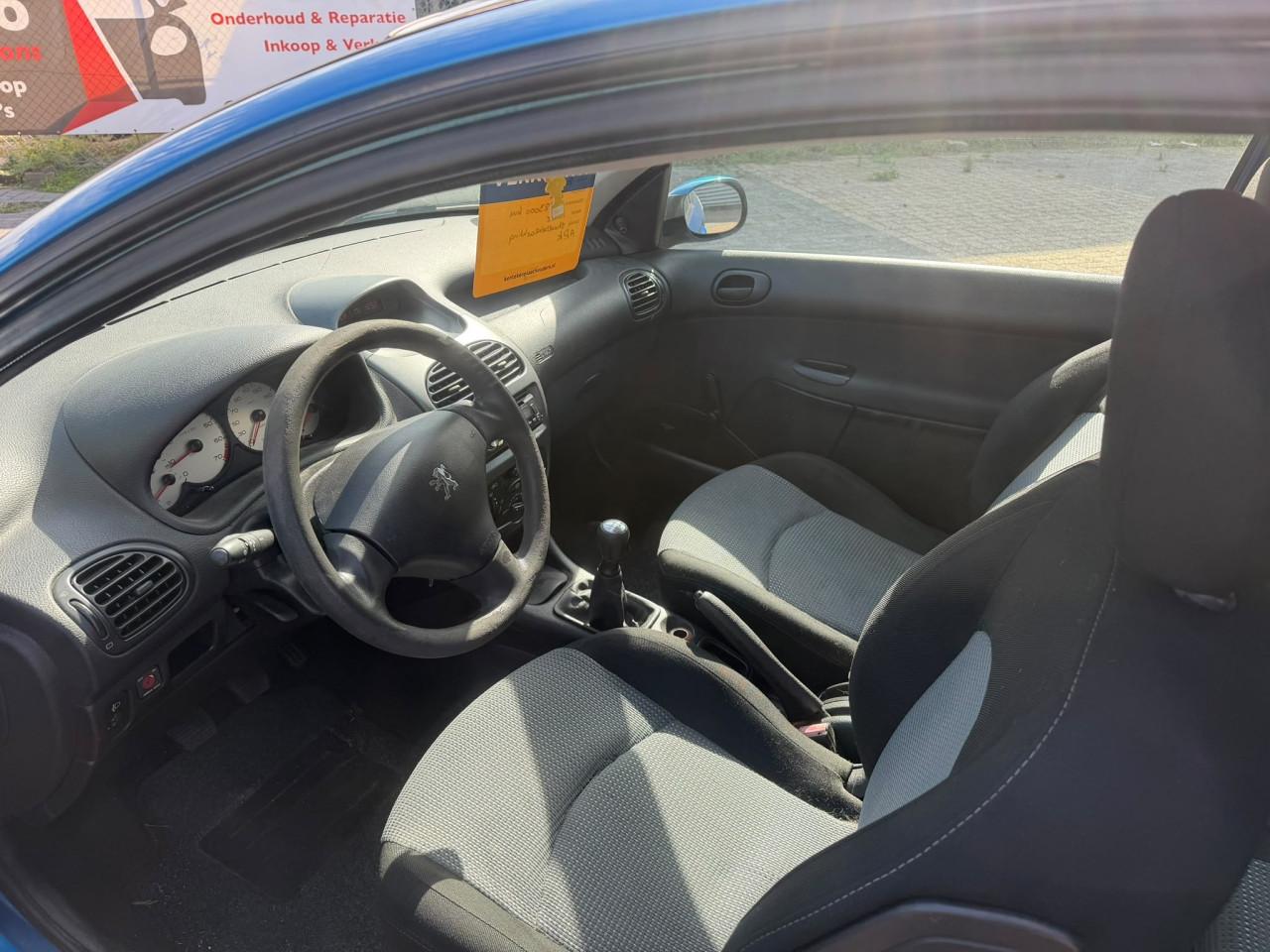 Nissan micra automaat bj 2006 1400 euro