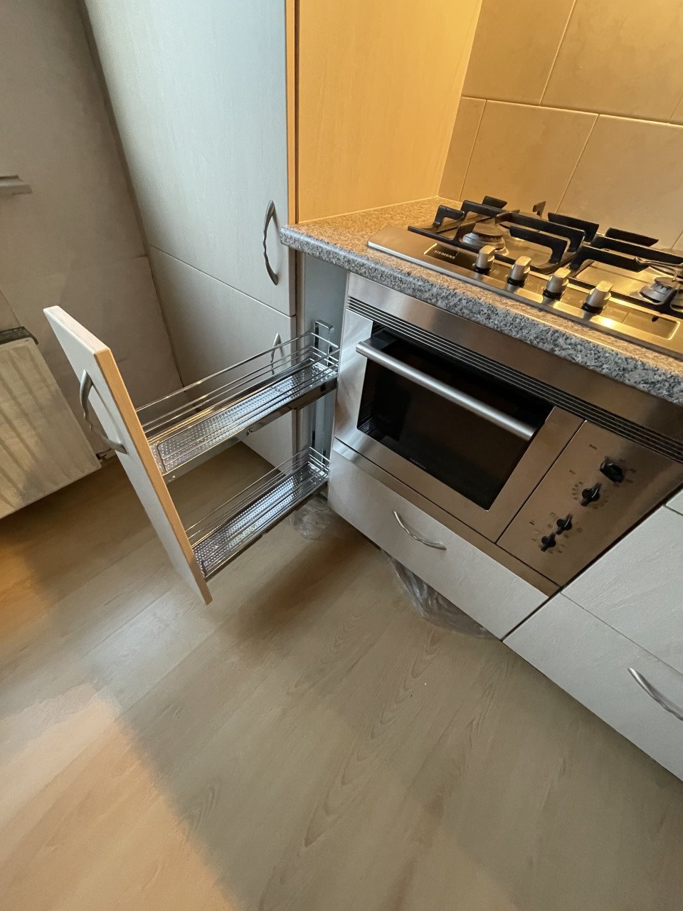 Te koop degelijke L vorm keuken