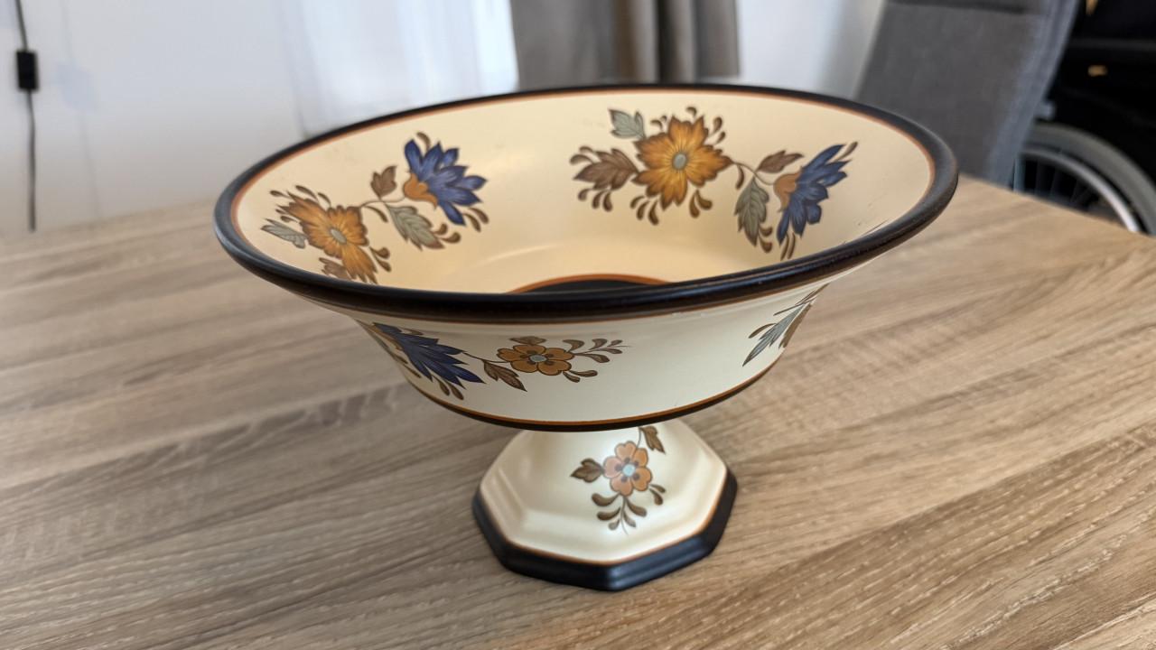 Keramieke vazen en schalen (Flora)