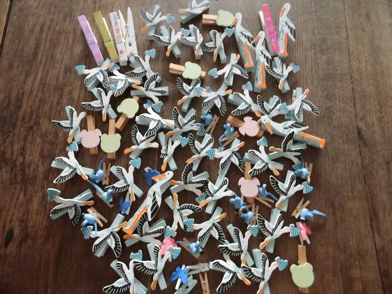 80 Knijpertjes voor kaarten.