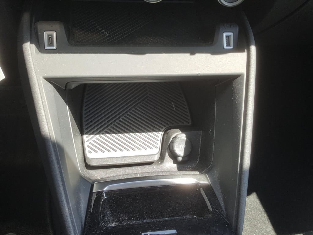 Citroen Ë-c4 feel pack 50kwh 136pk 3-fase navigatie | trekhaak | apple carp