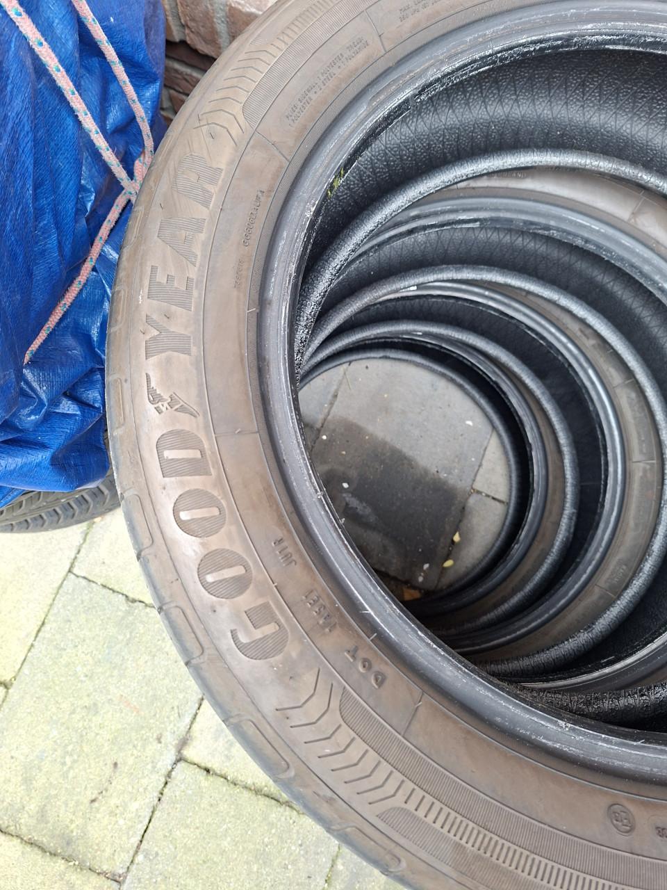 4x Good Year Efficient Grip