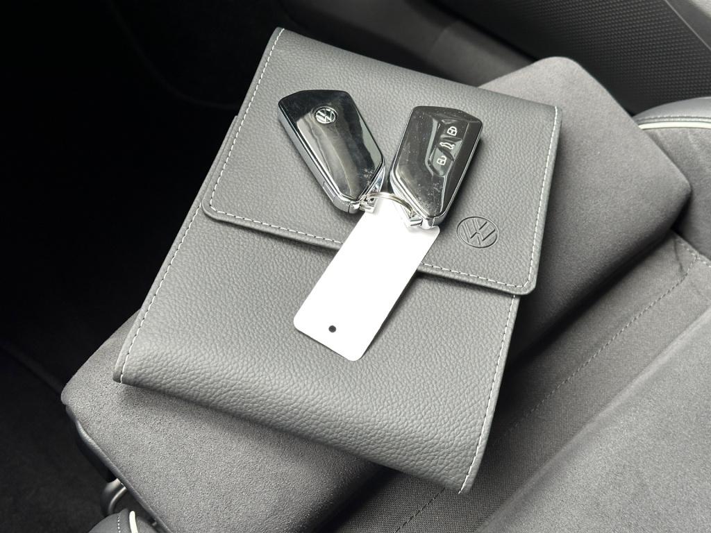 Volkswagen Passat variant 1.5 etsi 150pk elegance | alcantara | head up | c