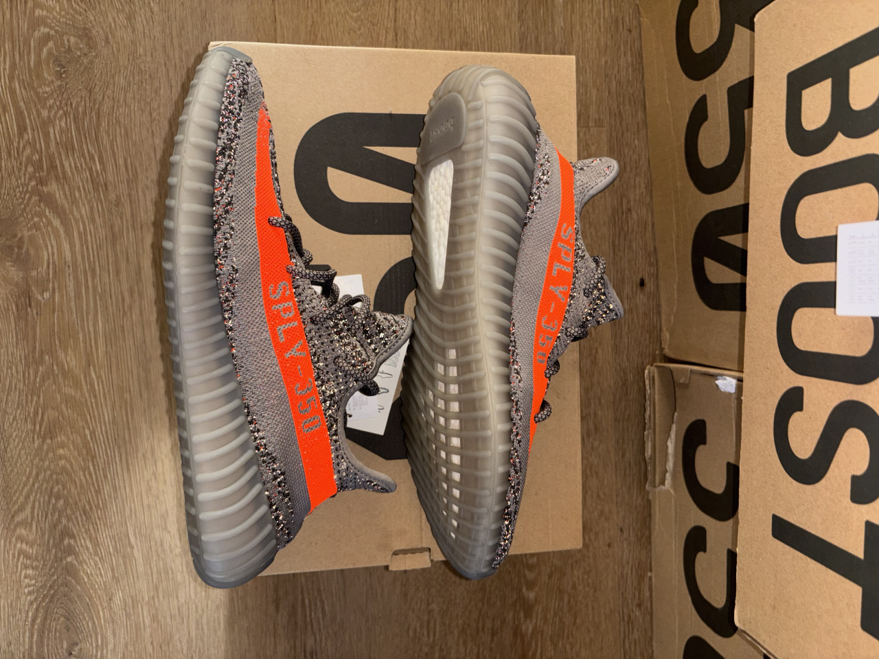YEEZY 350 V2 Beluga Reflective maat 46