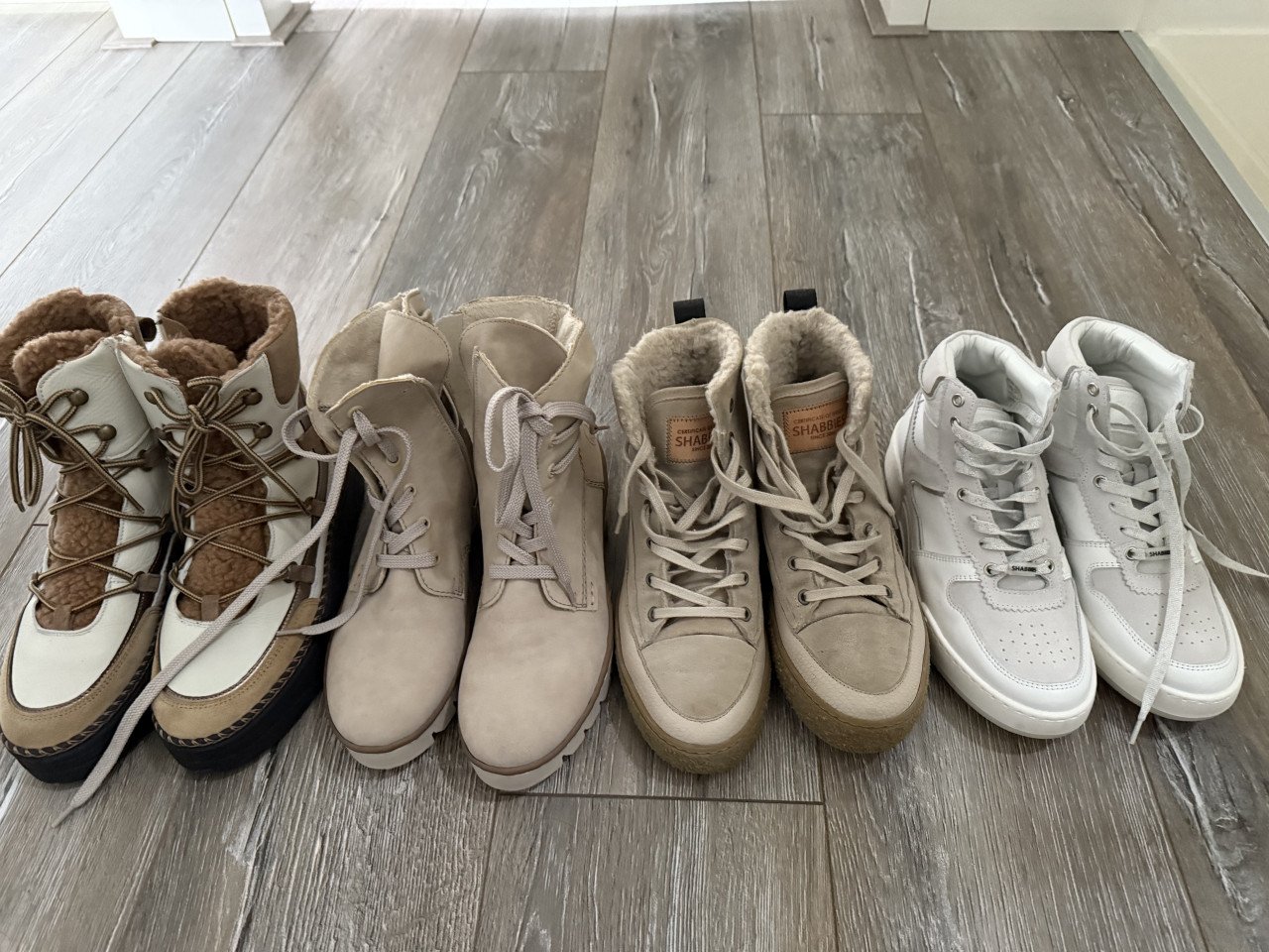 Nieuwe en amper gebruikte half hoge schoenen