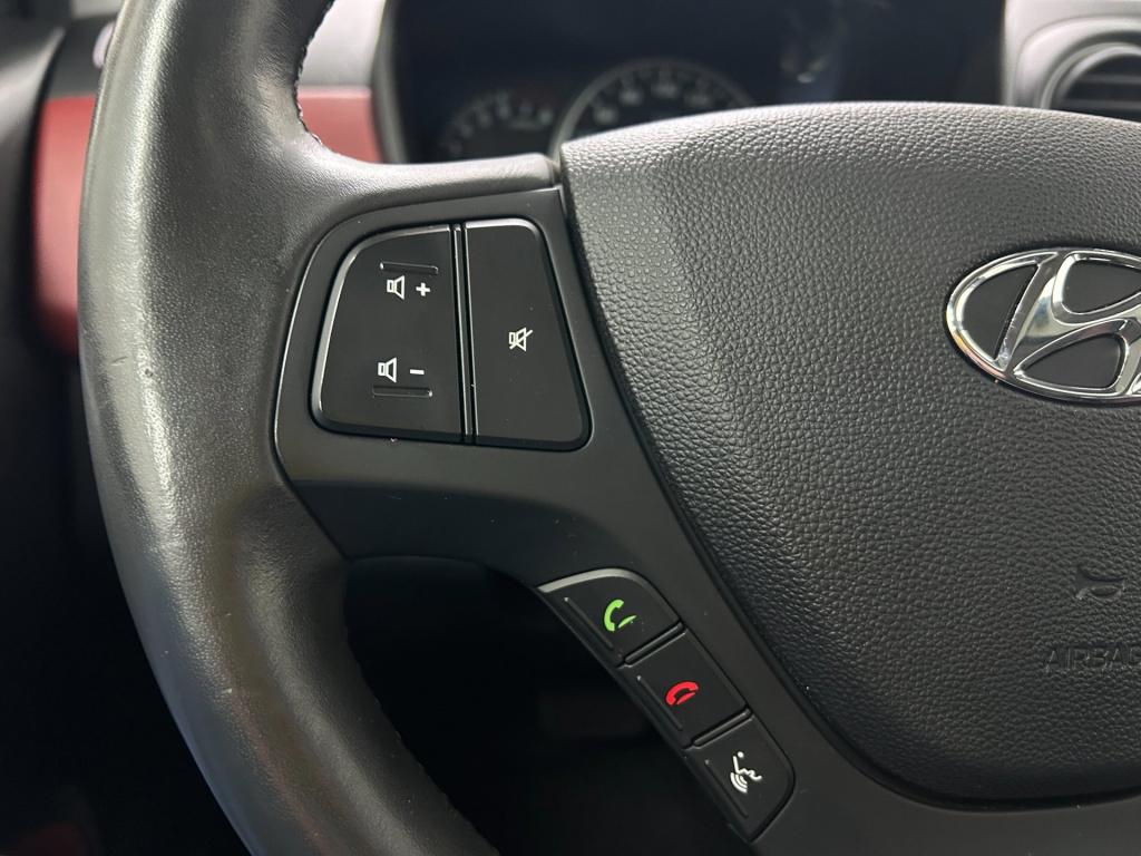 Hyundai I 10 occasion 1.2i | grijs | tweedehands hyundai i10 | airco | pano