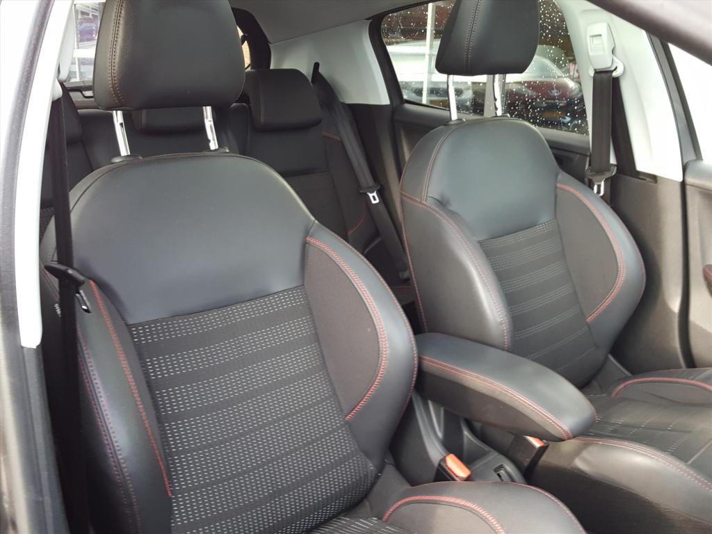 Peugeot 208 gt-line 1.2-110pk 5d vol-automaat(eat6) navigatie | trekhaak | 