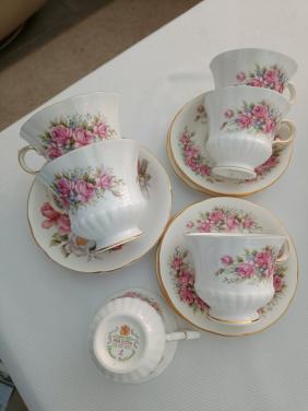 Koffiekoppen en schotels Royal Albert (heren en dames)