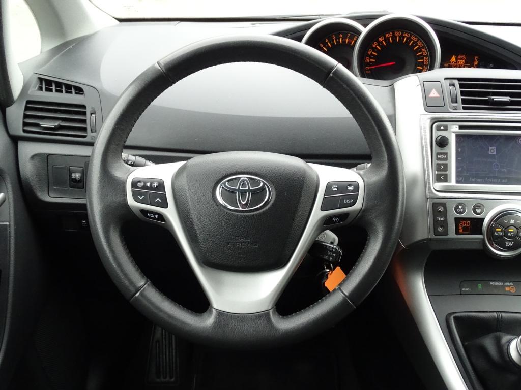 Toyota Corolla Verso 1.8 vvt-i business 7p. | 7-persoons | navi | pdc | tre
