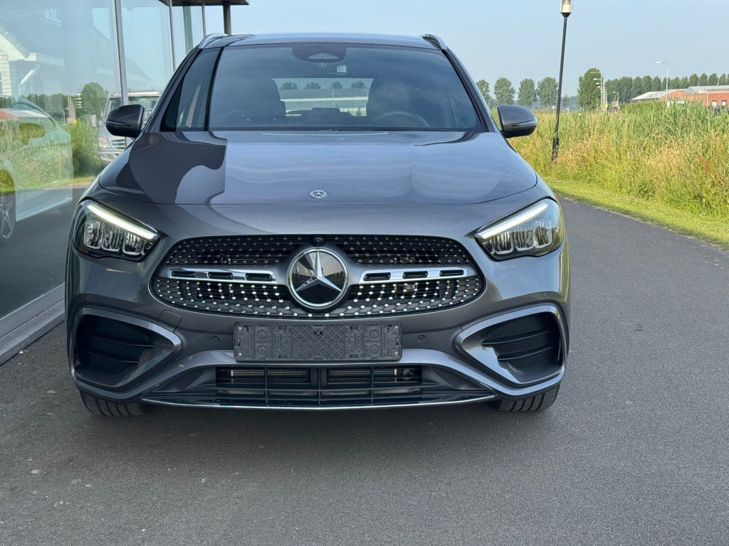 Mercedes-Benz Gla-klasse 250 e amg line automaat / panoramaschuifdak / face