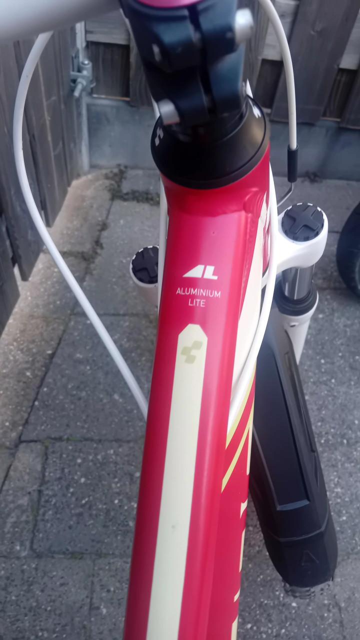 Cube 24 inch meisjesfiets