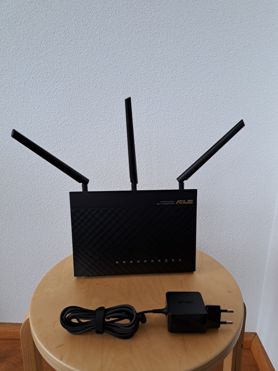 Asus RT-AC68U Dual-band Gigabit Router