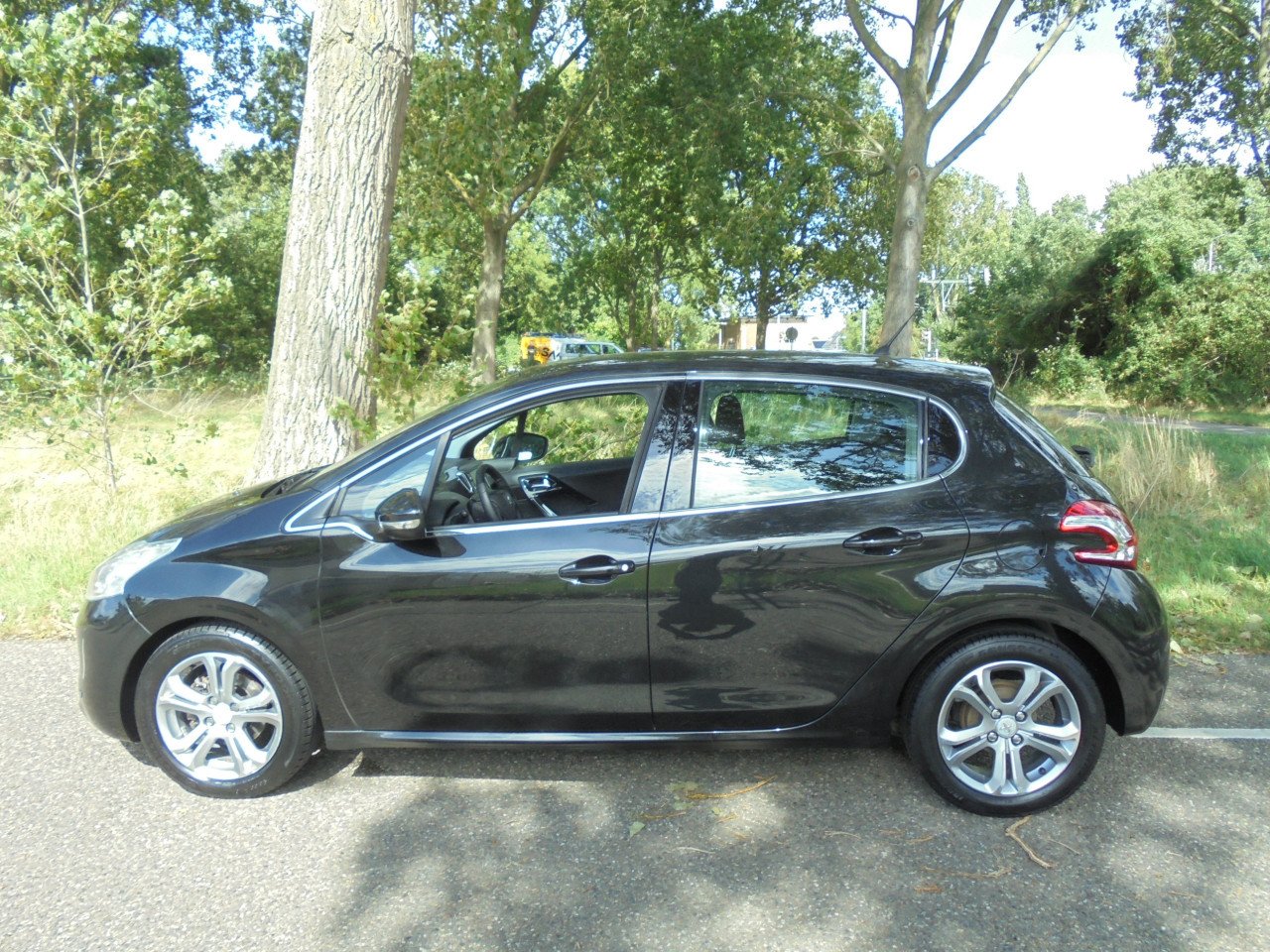 208 1.2 VTi Allure Apk juli 2026 met N.A.P nette mooie auto € 2995