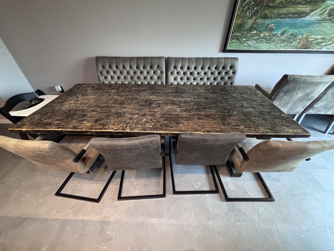 Robuuste landelijke eettafel