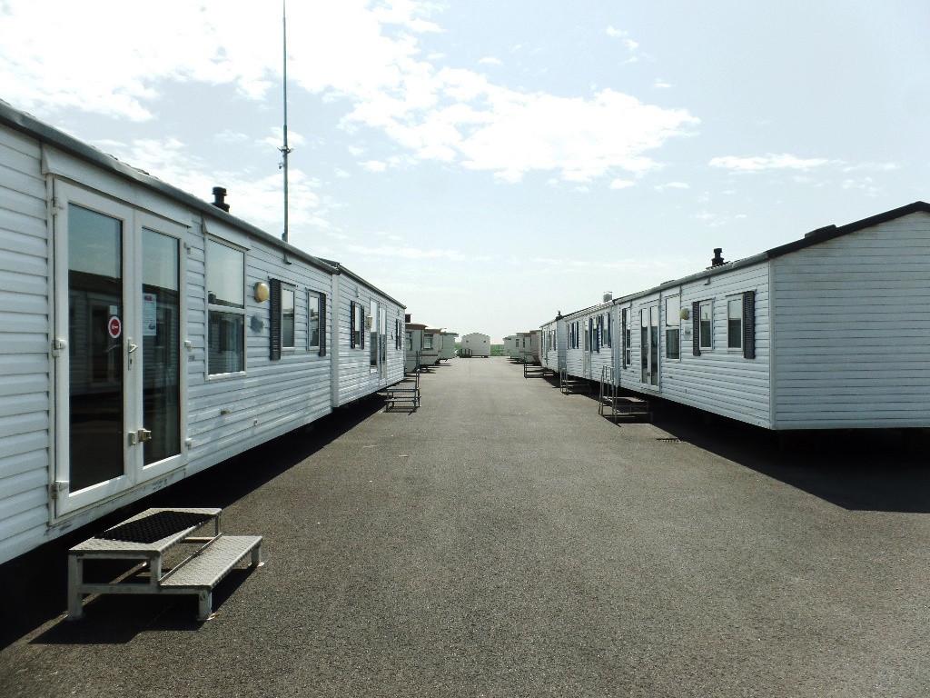Diverse modellen stacaravans en chalets met middenkamer