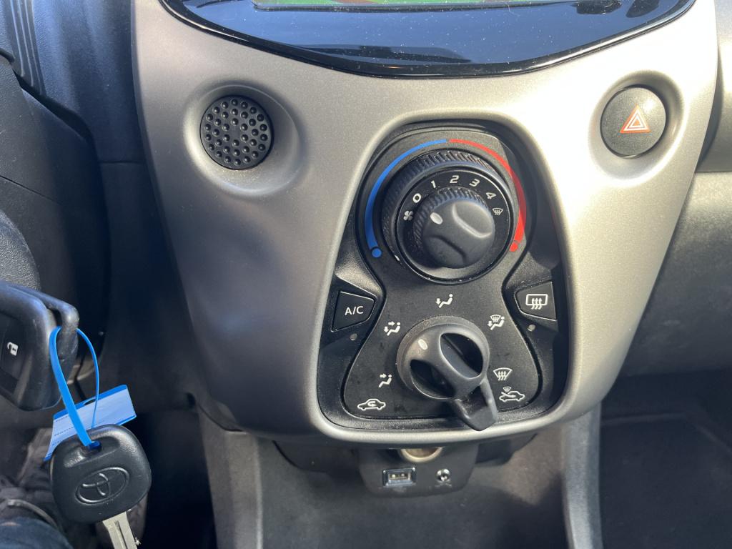 Toyota Aygo 1.0 vvt-i x-play