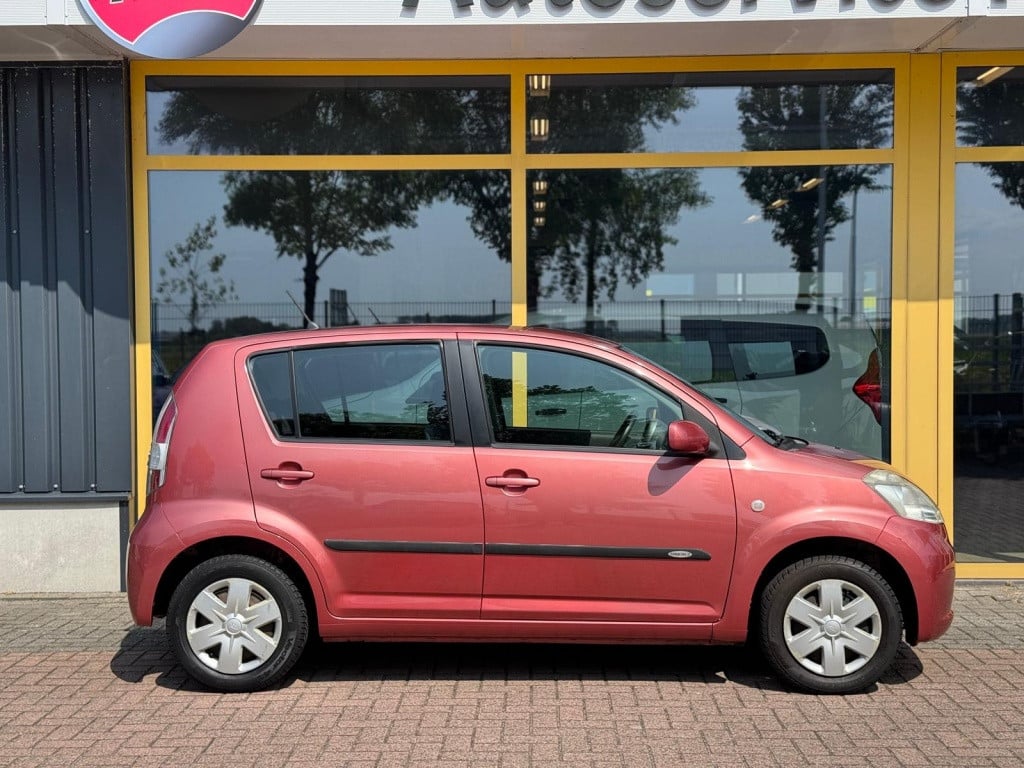 Daihatsu Sirion 2 1.0-12v trend