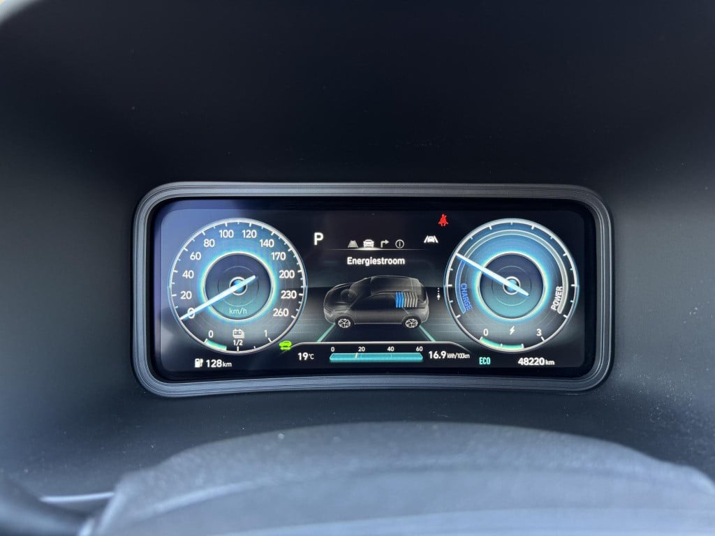 Hyundai Kona ev fashion 64 kwh | navigatie | camera | head-up display | pre