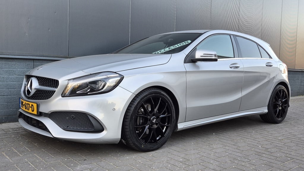 Mercedes-Benz A-Klasse 180 bus.sol amg*led*navi*stoelvrw*18 inch*leder*zwar