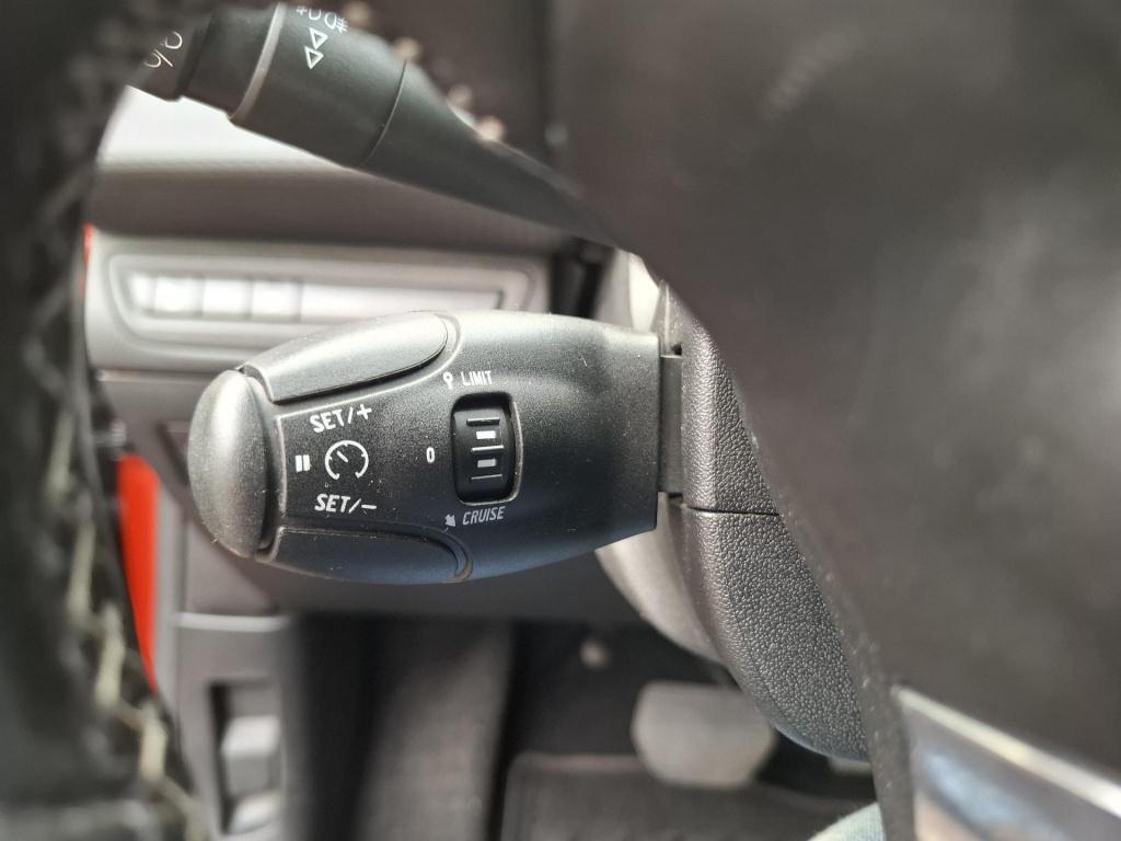 Peugeot 208 110 allure automaat eat6 nav/clima/lmv