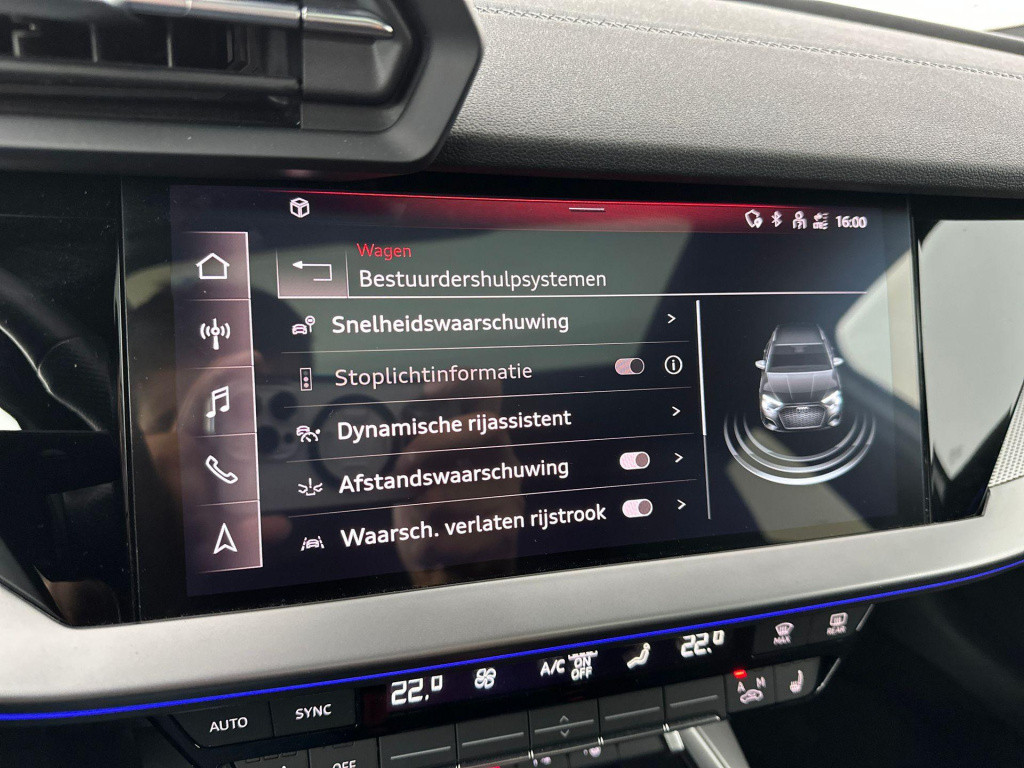 Audi A3 sportback 40 tfsi e s-line pano sfeer acc camera