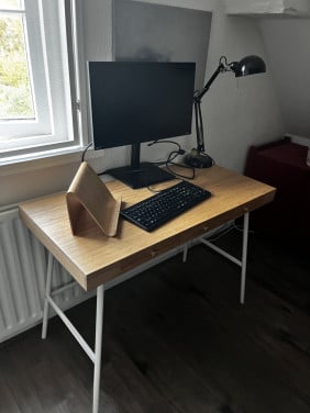 Bureau Lillasen van IKEA. Mooi, stijlvol.