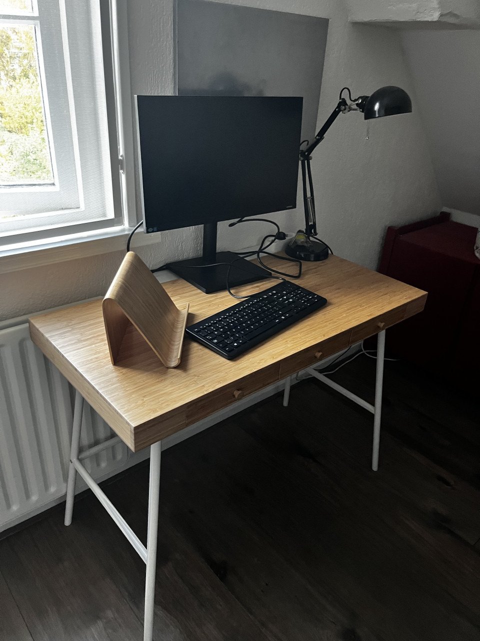 Bureau Lillasen van IKEA. Mooi, stijlvol.