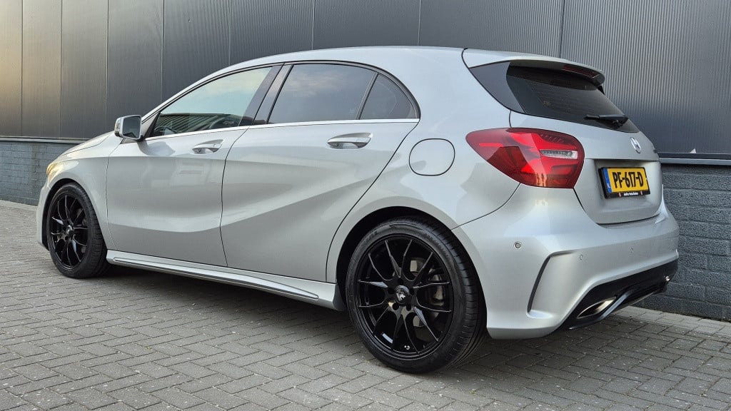 Mercedes-Benz A-Klasse 180 bus.sol amg*led*navi*stoelvrw*18 inch*leder*zwar