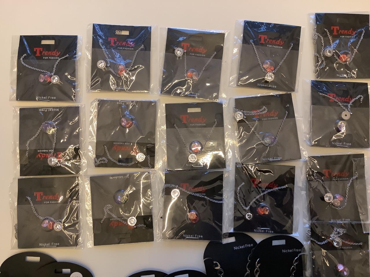 Partij kettingen. ( partij 56)