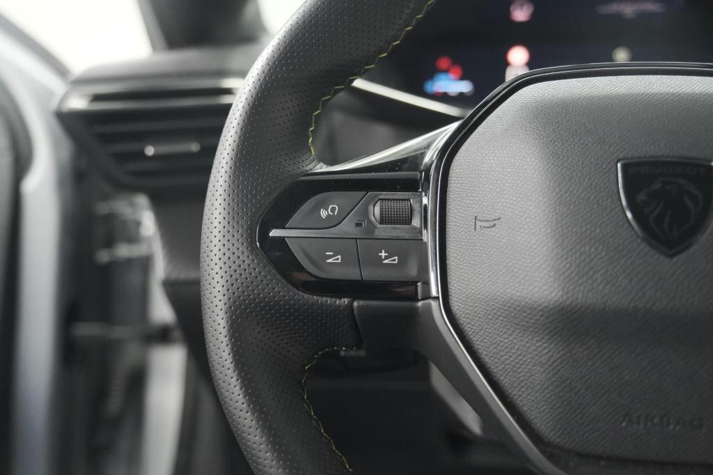 Peugeot 208 puretech 100 gt dark edition | camera | navigatie | apple carpl