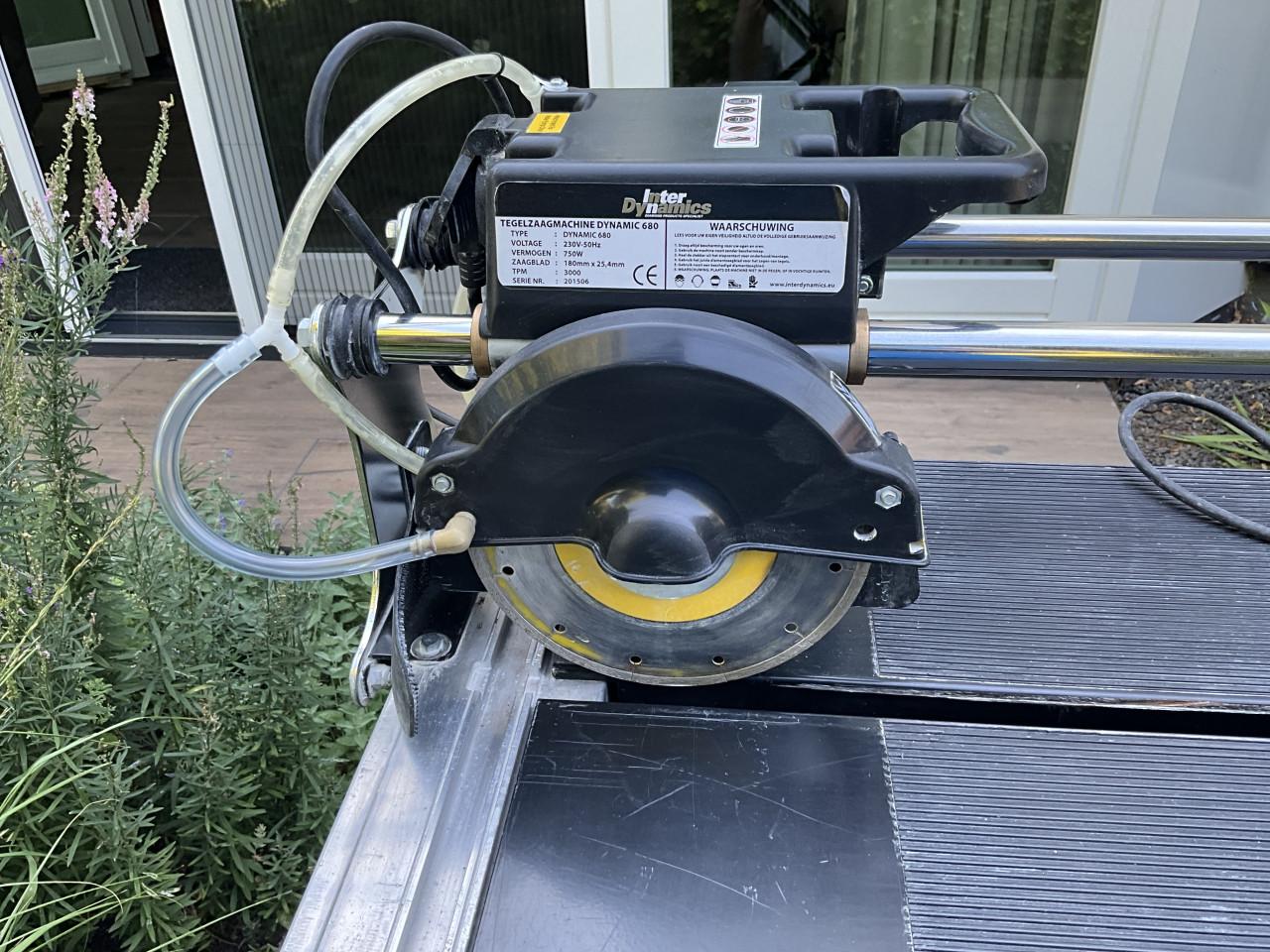 Tegelzaagmachine