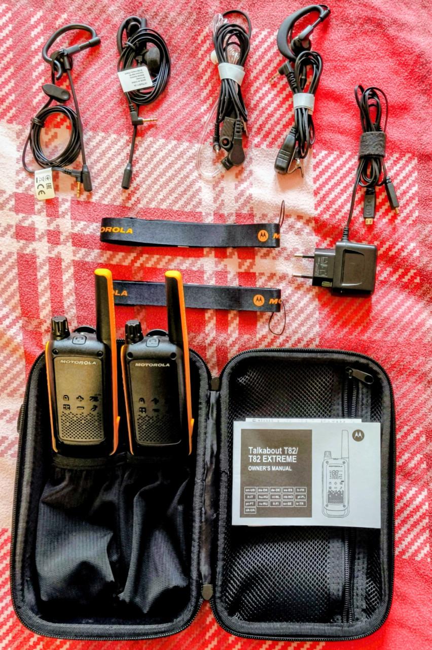 Te koop aangeboden Motorola T 82 Extreme portoset.