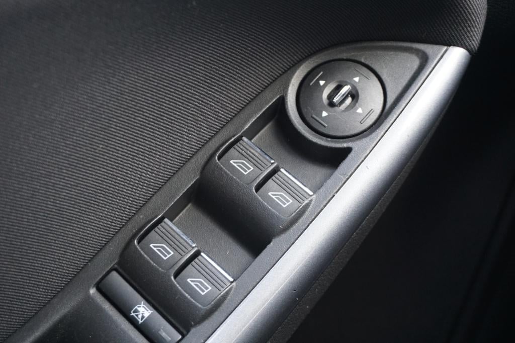 Ford Focus wagon 1.6 ecoboost lease titanium airco / navi / cruise / elektr