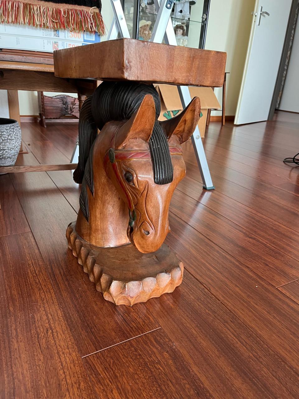 Bijzettafel / plantentafel  massief paardenhoofd