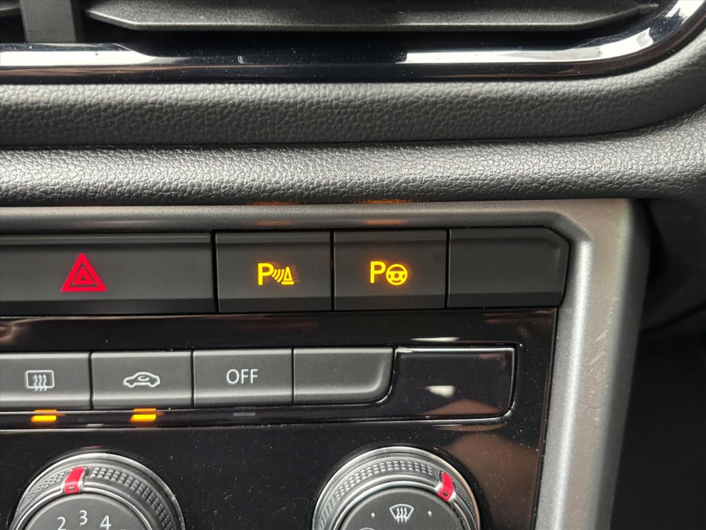Volkswagen T-roc 1.0 tsi 110pk life| carplay| autom inparkeren|led| rijklaa