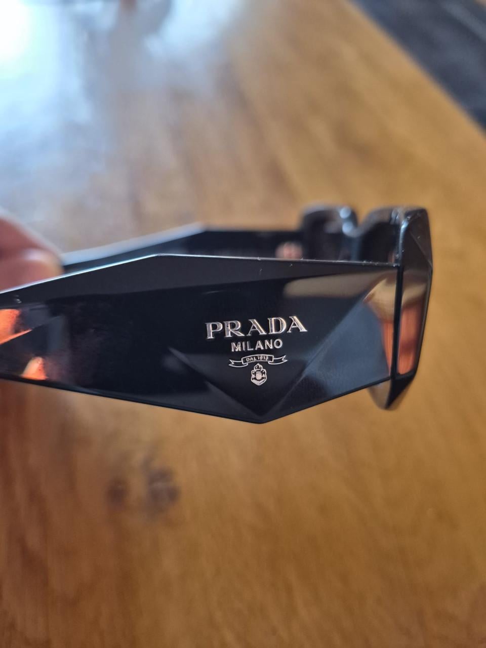 Zonnebril van Prada (Milano)