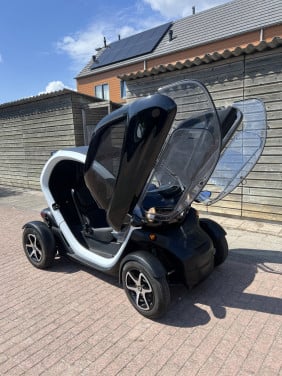 TWIZY MET 17.000KM EN KOOPACCU BJ 2020