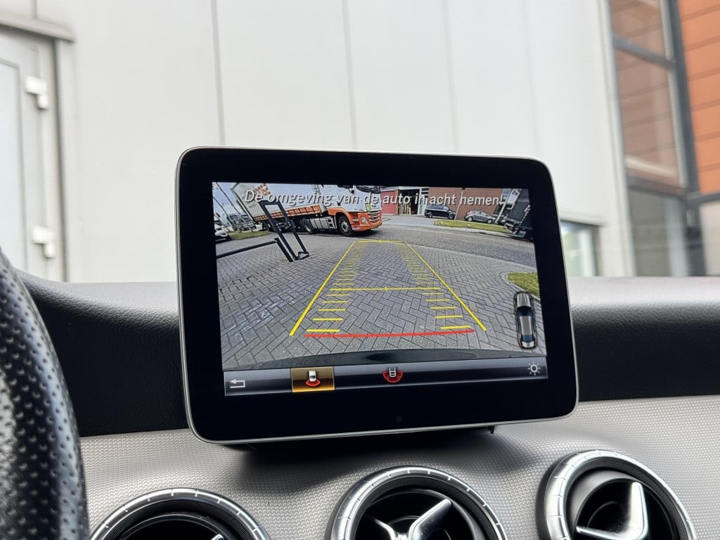 Mercedes-Benz Cla 180 ambition nl-auto! | panoramadak | navigatie full-map 