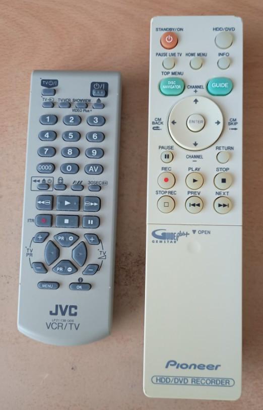Pioneer HDD DVD-recorder en JVC-videorecorder