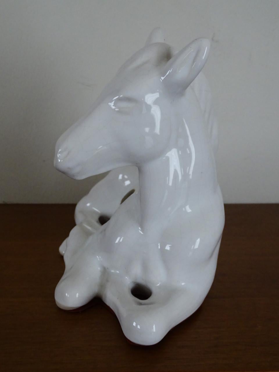 Vintage Delfts Wit plateel Beeld Liggend Paard keramiek
